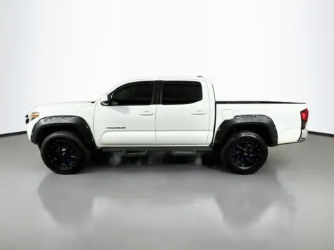 More photos of 2019 Toyota Tacoma SR5 at CarLink Fort Myers, FL