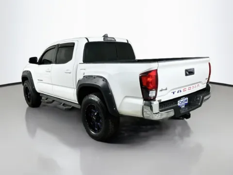 More photos of 2019 Toyota Tacoma SR5 at CarLink Fort Myers, FL
