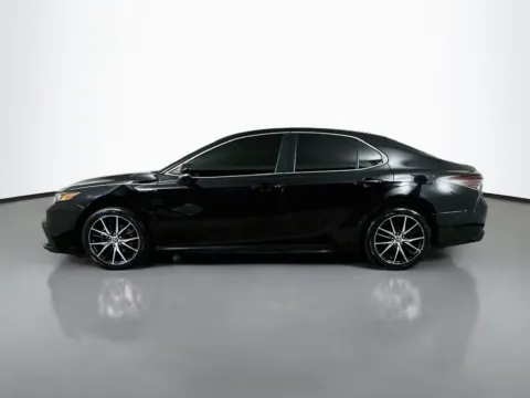 More photos of 2022 Toyota Camry SE at CarLink Fort Myers, FL