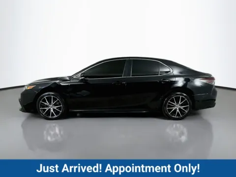 More photos of 2022 Toyota Camry SE at CarLink Fort Myers, FL
