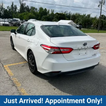 More photos of 2018 Toyota Camry Hybrid LE at CarLink Fort Myers, FL