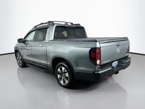 More photos of 2017 Honda Ridgeline RTL-E at CarLink Fort Myers, FL