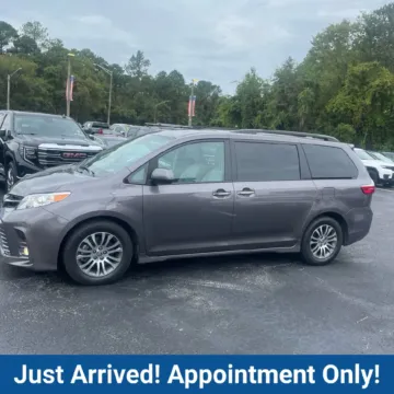 More photos of 2020 Toyota Sienna XLE Premium at CarLink Fort Myers, FL