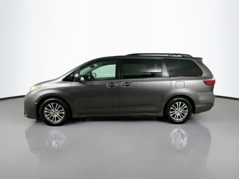 More photos of 2020 Toyota Sienna XLE Premium at CarLink Fort Myers, FL