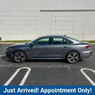 More photos of 2022 Volkswagen Passat 2.0T SE at CarLink Fort Myers, FL
