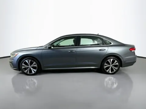 More photos of 2022 Volkswagen Passat 2.0T SE at CarLink Fort Myers, FL