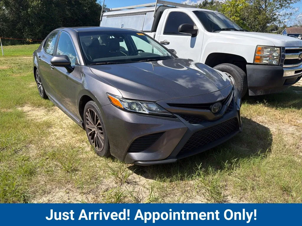 Gray 2020 Toyota Camry SE for sale in Fort Myers, FL