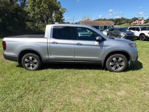 More photos of 2017 Honda Ridgeline RTL-E at CarLink Fort Myers, FL