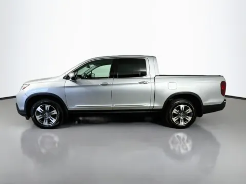 More photos of 2017 Honda Ridgeline RTL-E at CarLink Fort Myers, FL