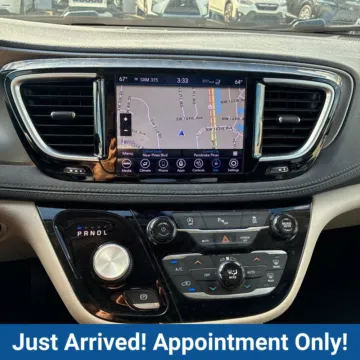 More photos of 2019 Chrysler Pacifica Limited at CarLink Fort Myers, FL
