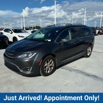 Another view of 2019 Chrysler Pacifica Limited for sale in Fort Myers, FL at CarLink Fort Myers
