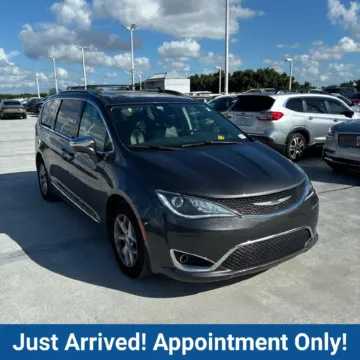 Gray 2019 Chrysler Pacifica Limited for sale in Fort Myers, FL