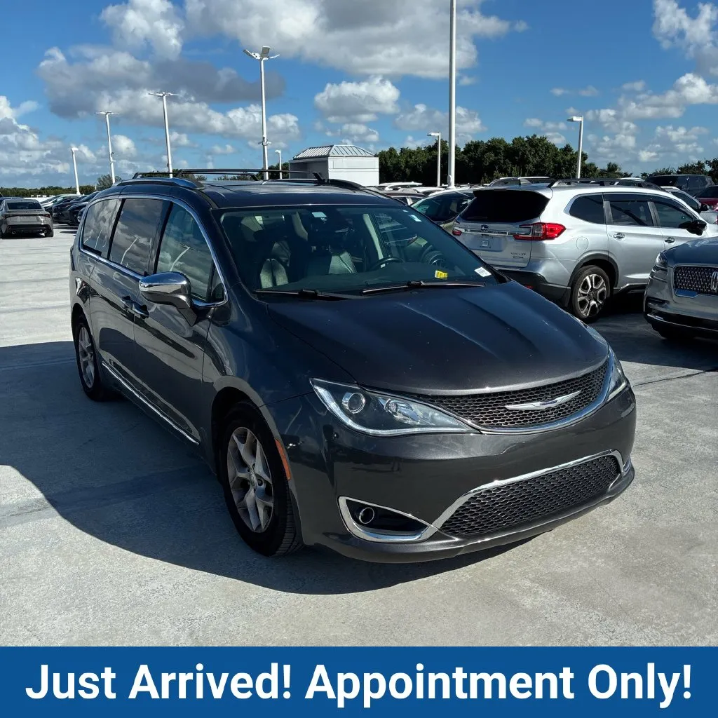 Gray 2019 Chrysler Pacifica Limited for sale in Fort Myers, FL