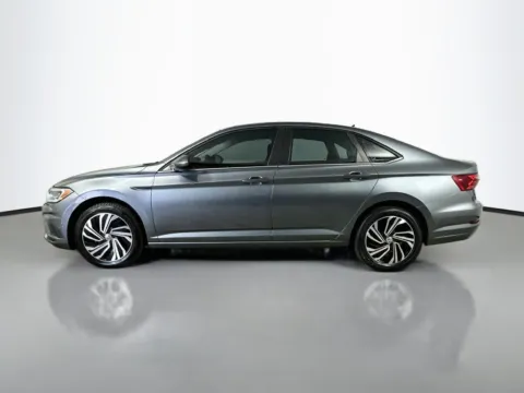 More photos of 2020 Volkswagen Jetta SEL at CarLink Fort Myers, FL