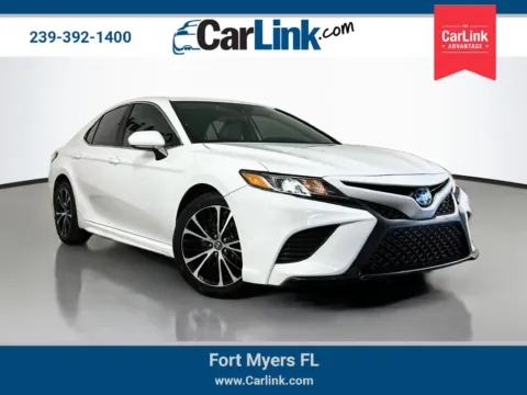 White 2019 Toyota Camry SE for sale in Fort Myers, FL