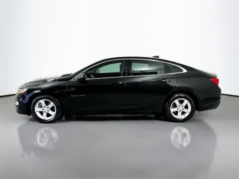 More photos of 2022 Chevrolet Malibu LS at CarLink Fort Myers, FL