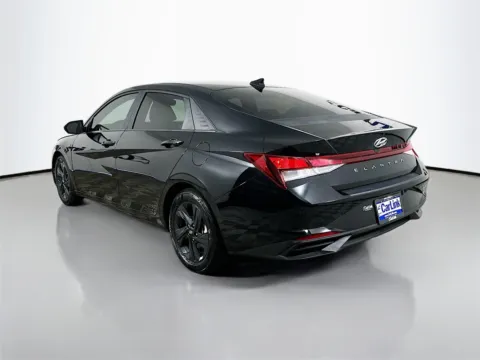 More photos of 2022 Hyundai Elantra SEL at CarLink Fort Myers, FL