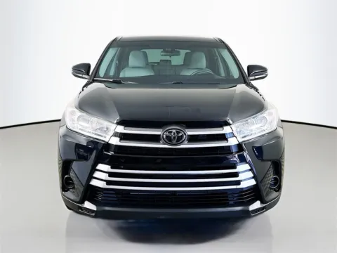 Photos of 2019 Toyota Highlander LE for sale in Fort Myers, FL at CarLink Fort Myers