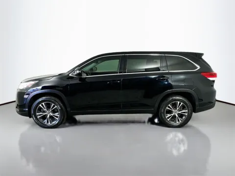More photos of 2019 Toyota Highlander LE at CarLink Fort Myers, FL
