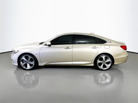 More photos of 2018 Honda Accord Touring at CarLink Fort Myers, FL