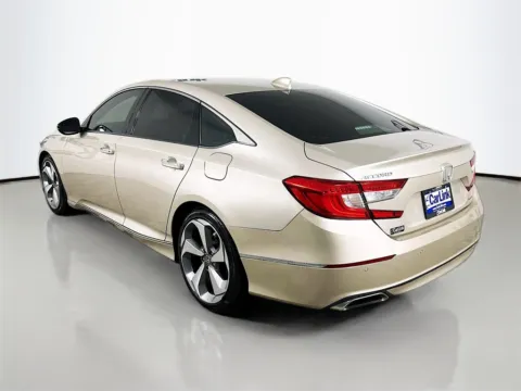More photos of 2018 Honda Accord Touring at CarLink Fort Myers, FL