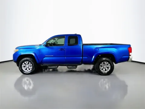 More photos of 2017 Toyota Tacoma SR5 at CarLink Fort Myers, FL