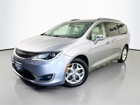 Another view of 2020 Chrysler Pacifica Limited for sale in Fort Myers, FL at CarLink Fort Myers