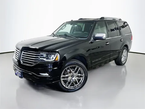 Another view of 2017 Lincoln Navigator Reserve for sale in Fort Myers, FL at CarLink Fort Myers