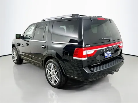 More photos of 2017 Lincoln Navigator Reserve at CarLink Fort Myers, FL