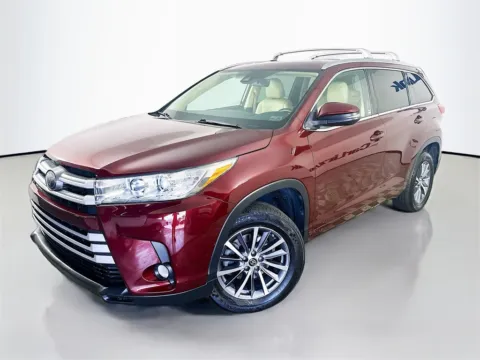 Another view of 2018 Toyota Highlander XLE for sale in Fort Myers, FL at CarLink Fort Myers