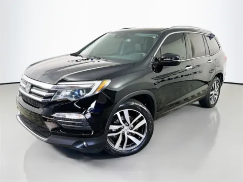 Another view of 2016 Honda Pilot Touring for sale in Fort Myers, FL at CarLink Fort Myers