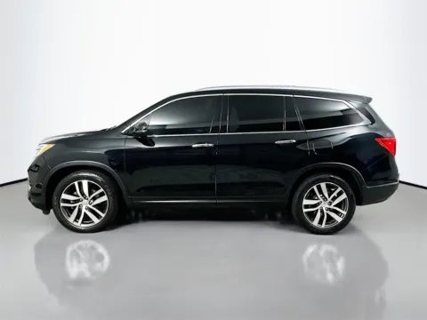 More photos of 2016 Honda Pilot Touring at CarLink Fort Myers, FL