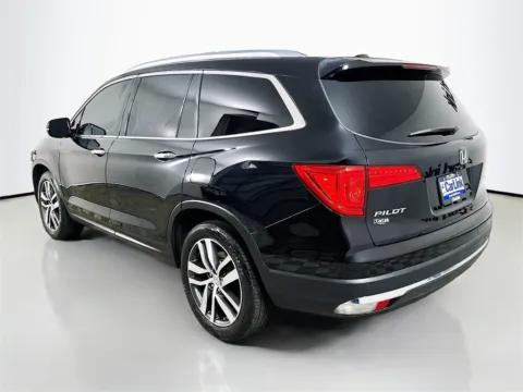 More photos of 2016 Honda Pilot Touring at CarLink Fort Myers, FL