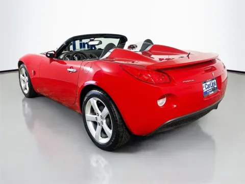 More photos of 2008 Pontiac Solstice at CarLink Fort Myers, FL