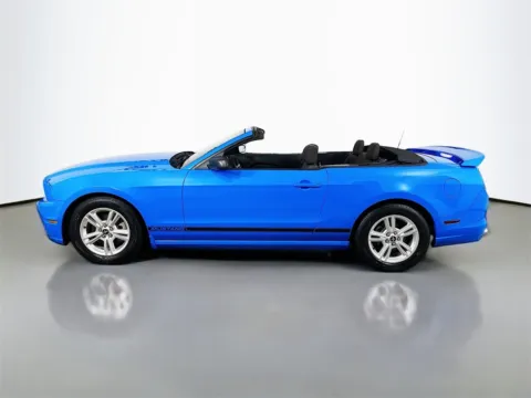 More photos of 2014 Ford Mustang V6 at CarLink Fort Myers, FL
