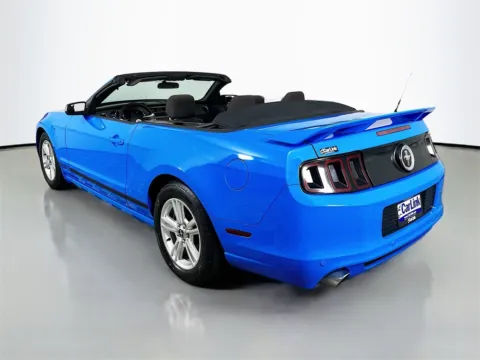 More photos of 2014 Ford Mustang V6 at CarLink Fort Myers, FL