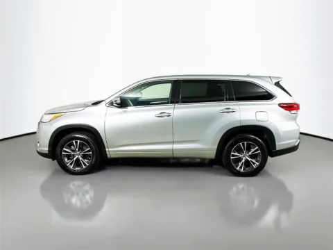 More photos of 2018 Toyota Highlander LE at CarLink Fort Myers, FL