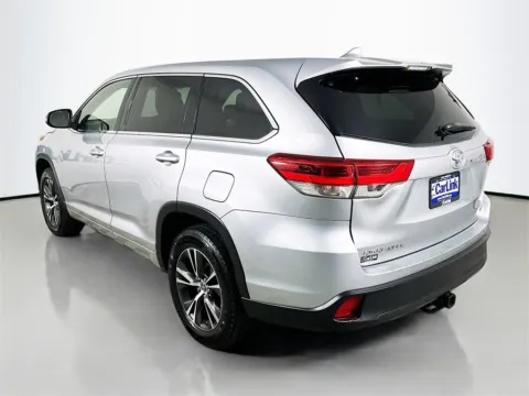 More photos of 2018 Toyota Highlander LE at CarLink Fort Myers, FL