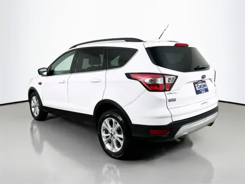 More photos of 2017 Ford Escape SE at CarLink Fort Myers, FL