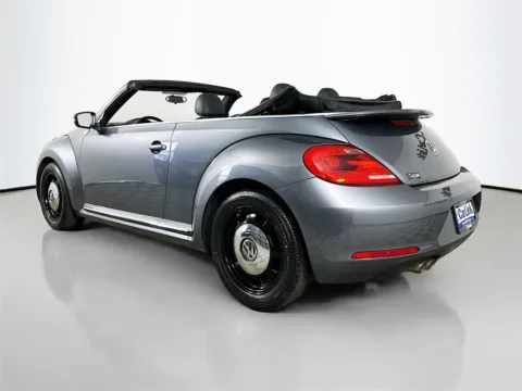 More photos of 2013 Volkswagen Beetle 2.5L at CarLink Fort Myers, FL