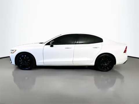 More photos of 2022 Volvo S60 B5 R-Design at CarLink Fort Myers, FL