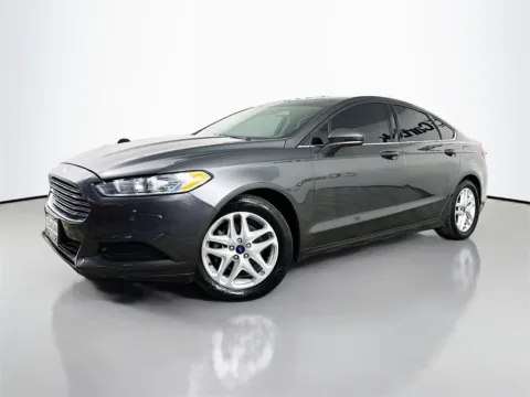 Another view of 2016 Ford Fusion SE for sale in Fort Myers, FL at CarLink Fort Myers