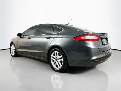 More photos of 2016 Ford Fusion SE at CarLink Fort Myers, FL