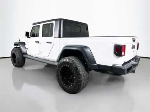 More photos of 2020 Jeep Gladiator Sport at CarLink Fort Myers, FL
