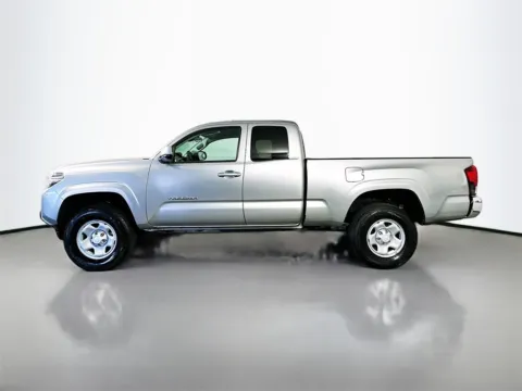 More photos of 2020 Toyota Tacoma SR5 at CarLink Fort Myers, FL