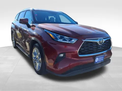 Photos of 2022 Toyota Highlander Limited for sale in Columbus, NE at Gregg Young Chevrolet GMC of Columbus