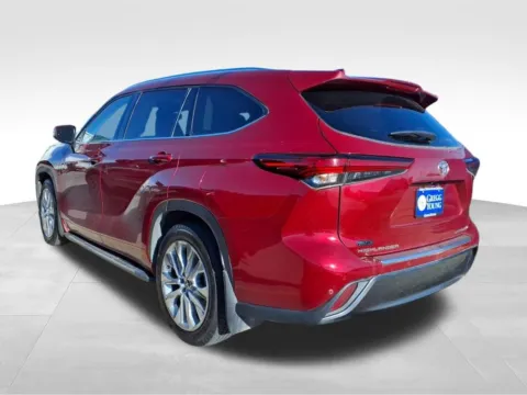 More photos of 2022 Toyota Highlander Limited at Gregg Young Chevrolet GMC of Columbus, NE