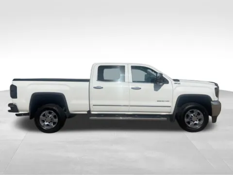 More photos of 2016 GMC Sierra 2500HD SLT at Gregg Young Chevrolet GMC of Columbus, NE