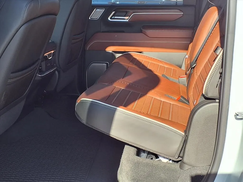 2026 Gmc Sierra 2500 HD Denali Ultimate photo 3