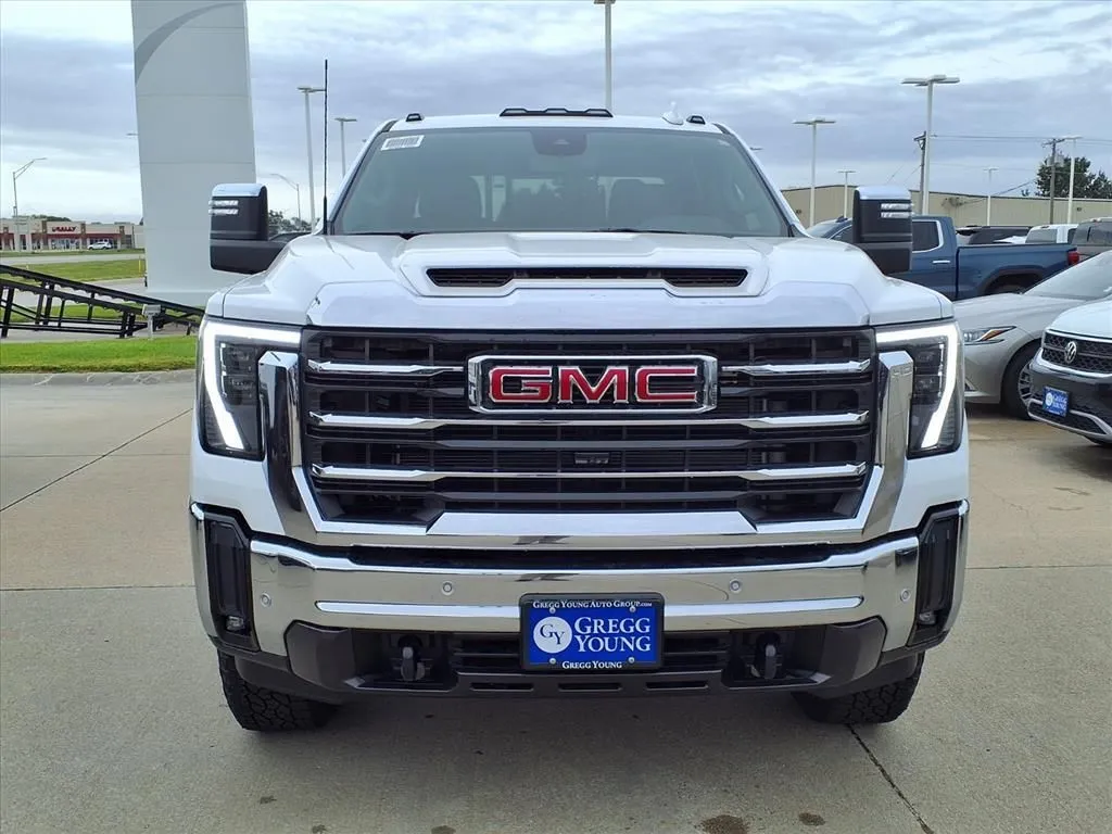 2025 Gmc Sierra 2500 HD SLT photo 2